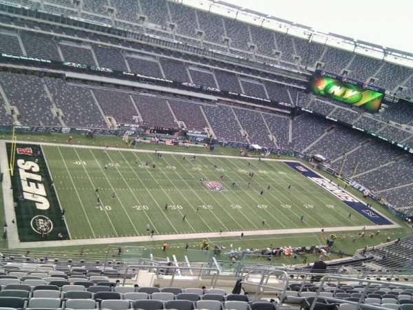 MetLife Stadium, section: 318, row: 20, seat: 8