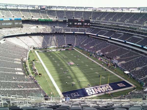 MetLife Stadium, section: 304, row: 25, seat: 23