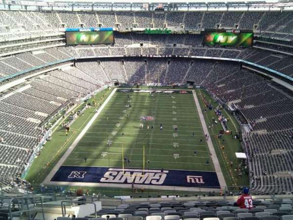 MetLife Stadium, section: 301, row: 20, seat: 23