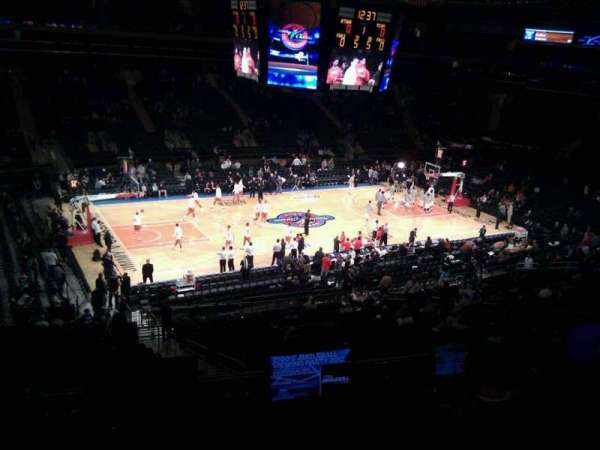 Madison Square Garden, section: 209, row: 4, seat: 9