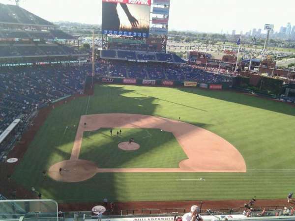 Citizens Bank Park, section: 416, row: 3, seat: 24