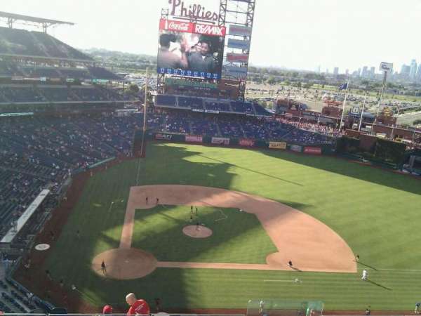 Citizens Bank Park, section: 417, row: 7, seat: 4