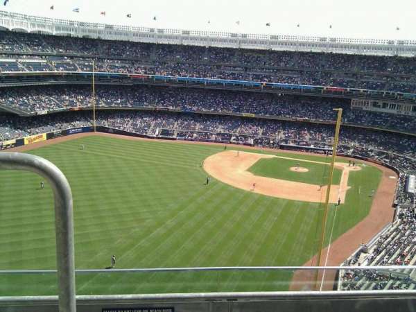 Yankee Stadium, section: 433, row: 3, seat: 14