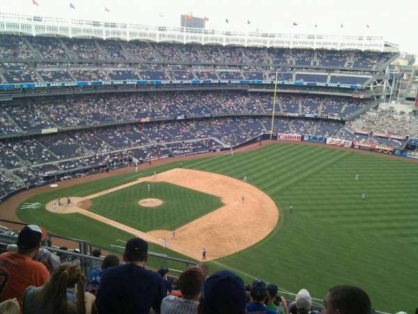 Yankee Stadium, section: 412, row: 10, seat: 17