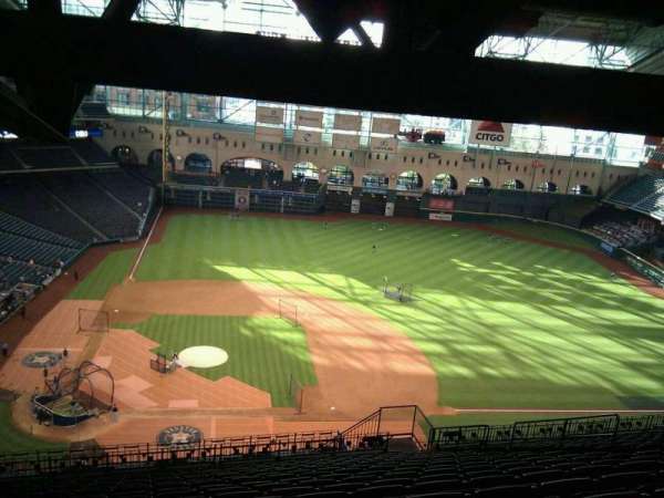 Daikin Park, section: 424, row: 17, seat: 10