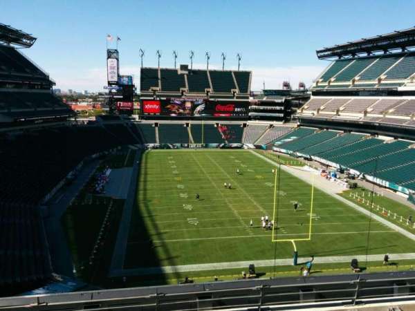Lincoln Financial Field, section: m10, row: 17, seat: 19