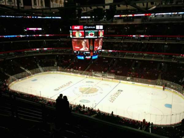 United Center, section: 332, row: 8, seat: 9