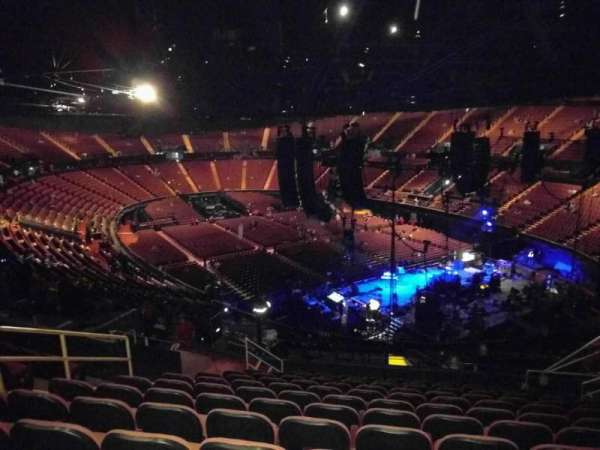 Kia Forum, section: 215, row: 12, seat: 8