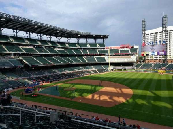 Truist Park, section: 216, row: 9, seat: 11