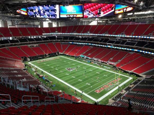 Mercedes-Benz Stadium, section: 304, row: 19, seat: 10