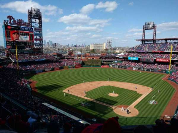 Citizens Bank Park, section: 322, row: 6, seat: 13