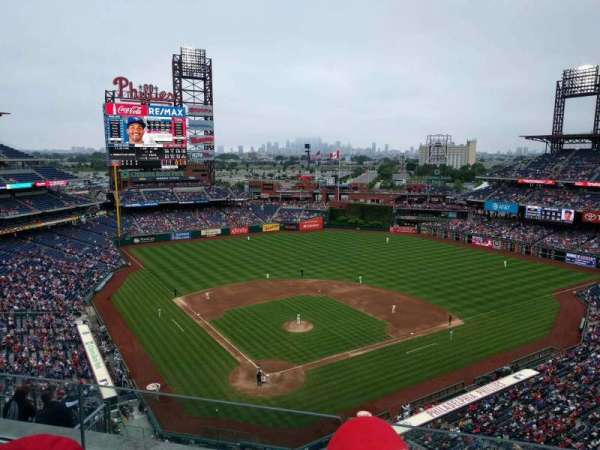 Citizens Bank Park, section: 419, row: 3, seat: 17