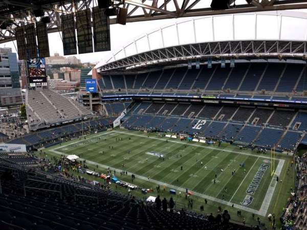 Lumen Field, section: 330, row: ee, seat: 11