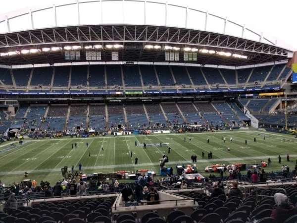 Lumen Field, section: 210, row: q, seat: 9