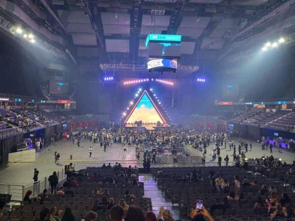 Movistar Arena, Madrid, section: 8, row: 9, seat: 1
