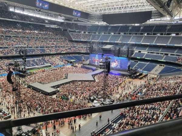 Photo by missy at Santiago Bernabéu Stadium