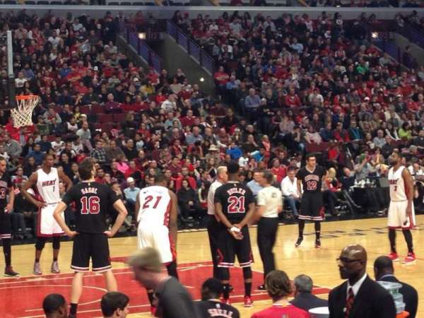United Center, section: 102, row: 6, seat: 13