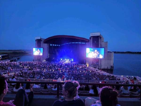 Jones Beach Theater, section: 202, row: CC, seat: 9
