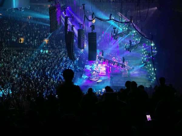 Madison Square Garden, section: 213, row: 16, seat: 7