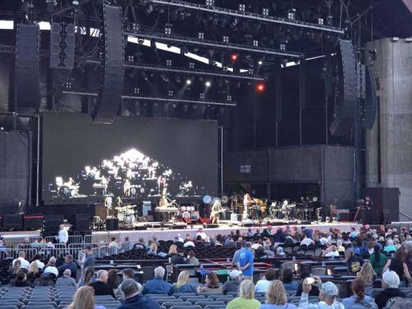 Jones Beach Theater, section: 106, row: C, seat: 17
