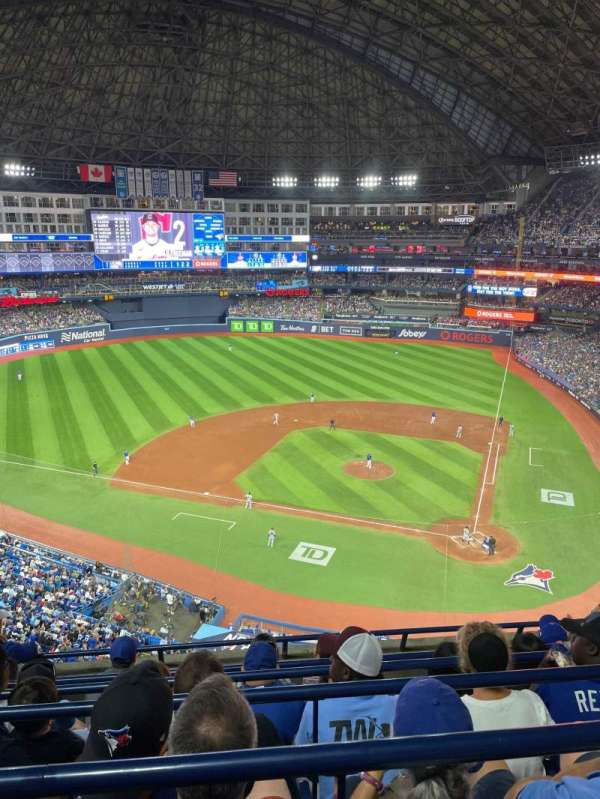 Rogers Centre, section: 527, row: 6, seat: 13
