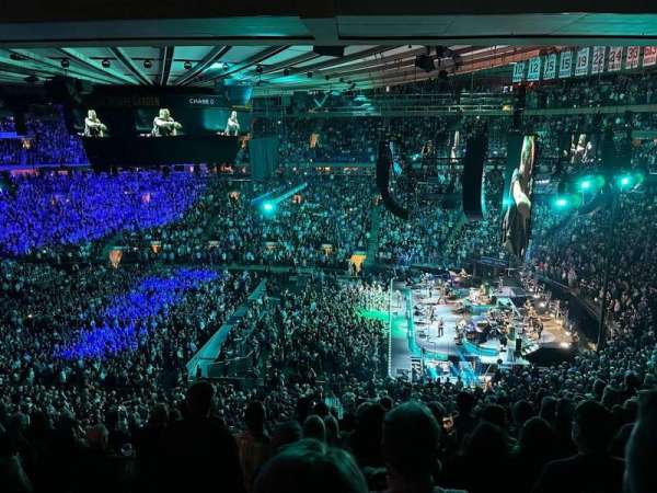 Madison Square Garden, section: 213, row: 10, seat: 1