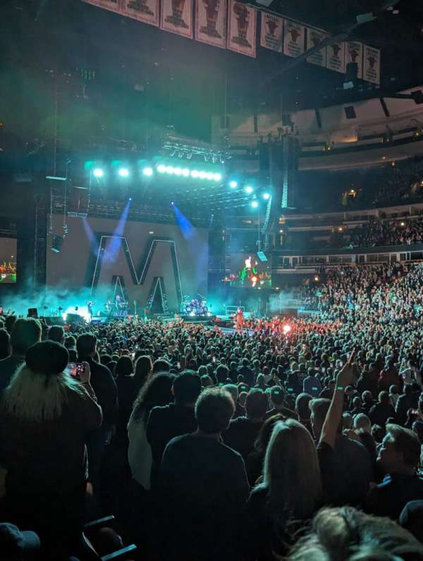 United Center, section: 110, row: 8, seat: 14