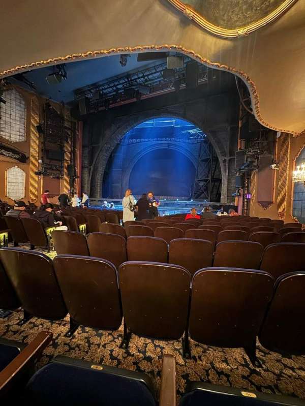 Lunt-Fontanne Theatre, section: Orchestra R, row: O, seat: 10