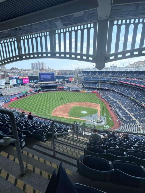 Yankee Stadium, section: 422, row: 13, seat: 28