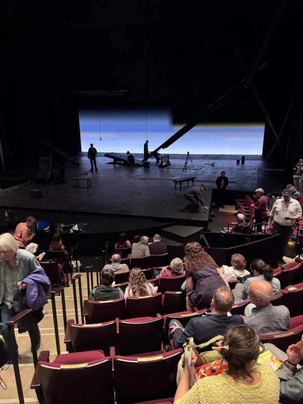 Vivian Beaumont Theater, section: Orchestra RC, row: L, seat: 402