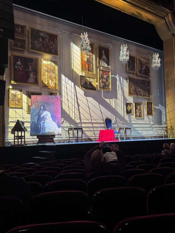 St. James Theatre, section: Orchestra L, row: M, seat: 21