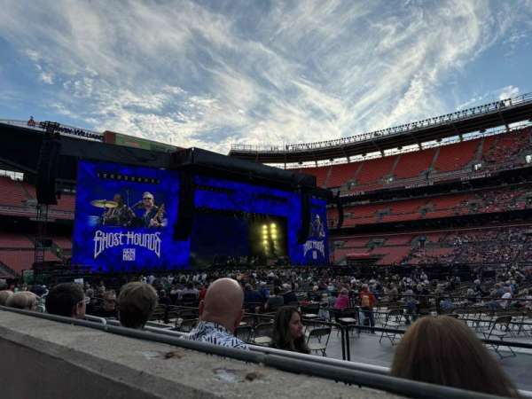 Huntington Bank Field, section: 109, row: 1, seat: 16
