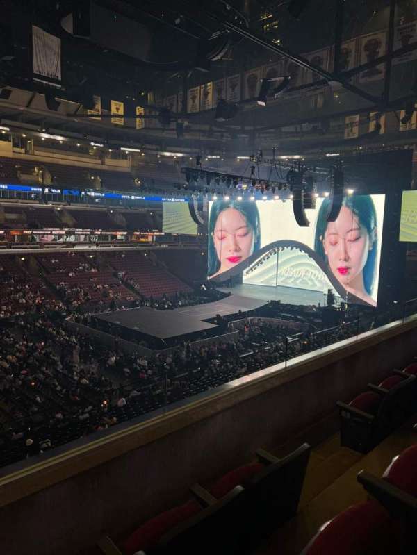 United Center, section: 203, row: 3, seat: 4