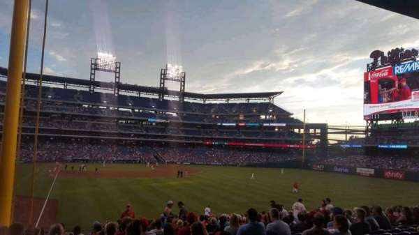 Citizens Bank Park, section: 106, row: 20, seat: 16