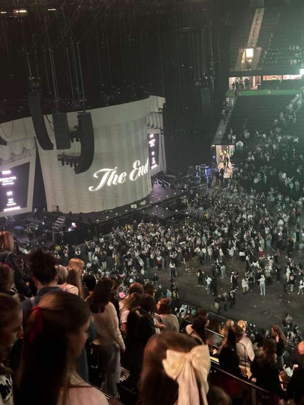 AO Arena, section: 205, row: P, seat: 14