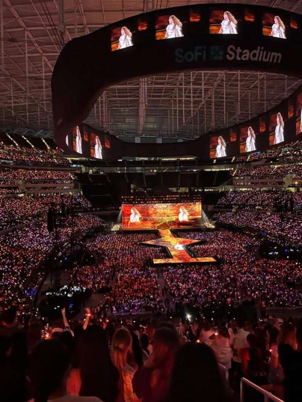 SoFi Stadium, section: 231, row: 29, seat: 1