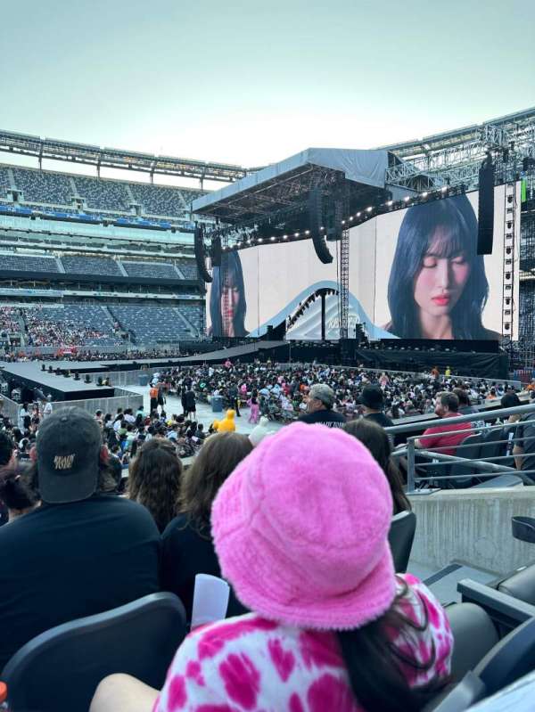 MetLife Stadium, section: 113, row: 5, seat: 5