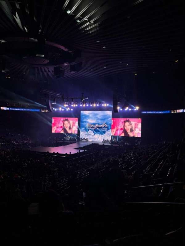 Oakland Arena, section: 105, row: 19, seat: 5