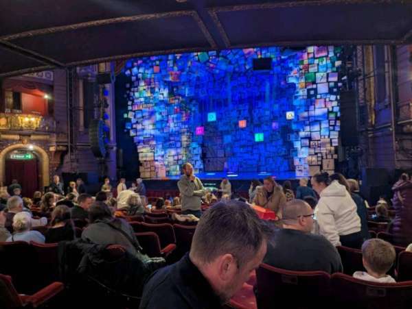 Palace Theatre, Manchester, section: Stalls, row: M, seat: 14