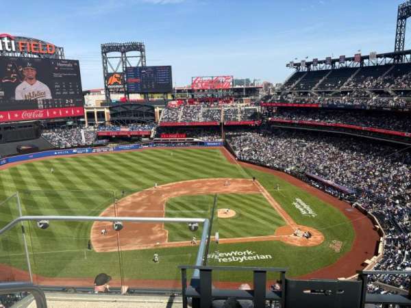 Citi Field, section: 520, row: 2, seat: 22