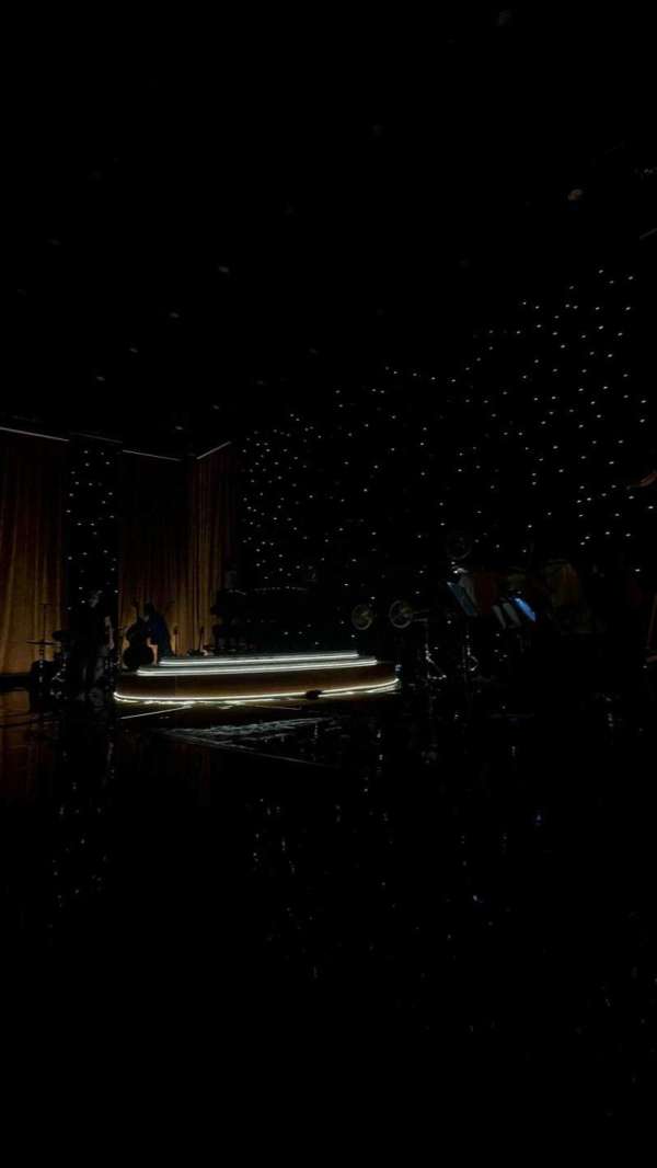 Chicago Theatre, section: PIT, row: CCC, seat: 424
