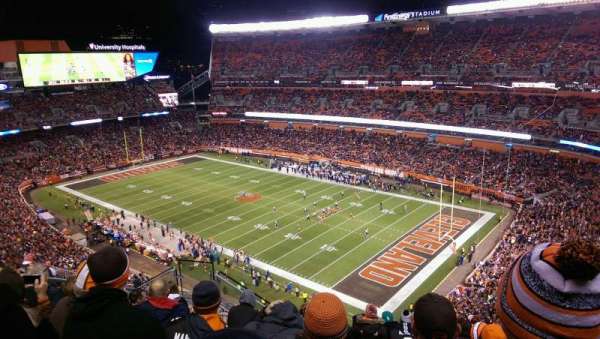 Huntington Bank Field, section: 540, row: 15, seat: 11