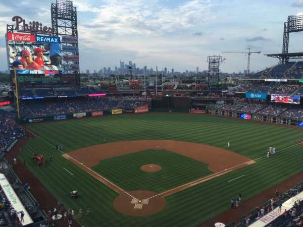 Citizens Bank Park, section: 320, row: 2, seat: 11