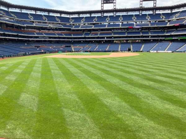 Citizens Bank Park, section: 104, row: 1, seat: 1