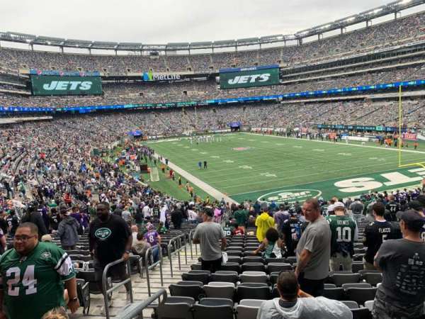 MetLife Stadium, section: 129, row: 40, seat: 28