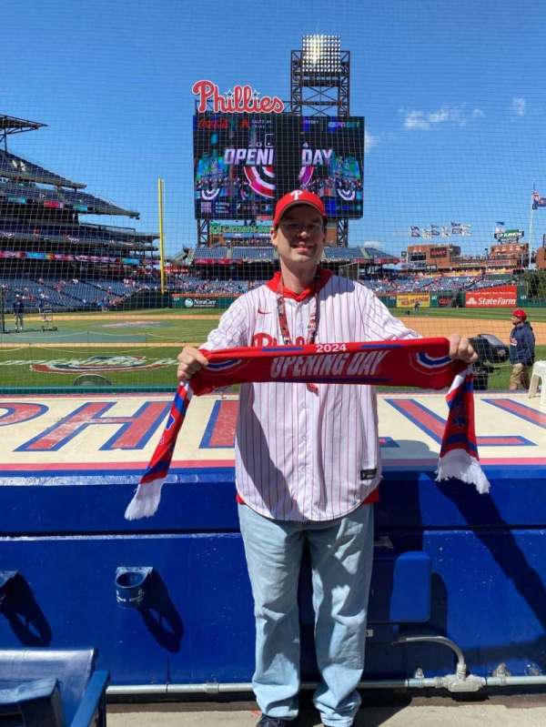 Citizens Bank Park, section: 117, row: 1, seat: 11