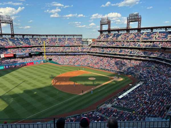 Citizens Bank Park, section: 431, row: 4, seat: 17