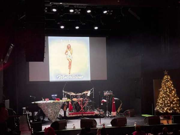 Gramercy Theatre, section: LOGE, row: BB, seat: 3