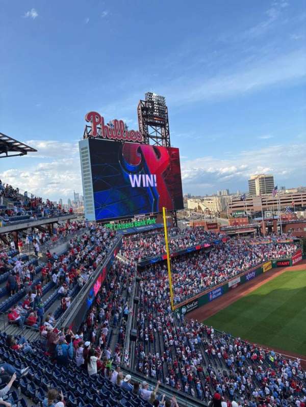 Citizens Bank Park, section: 428, row: 1, seat: 18