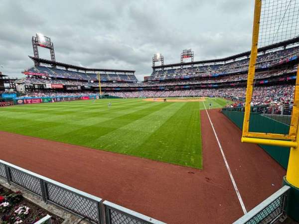 Citizens Bank Park, section: 140, row: 7, seat: 16